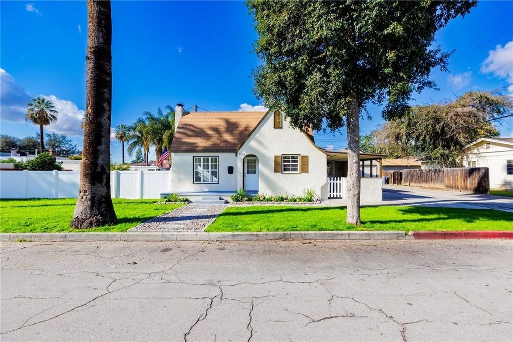 Photo of 333 S 1st Ave, Covina, CA 91723 (MLS # GD26072230)
