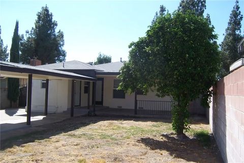 Tiny photo for 3175 N Mountain View, San Bernardino, CA 92405 (MLS # IG25246698)