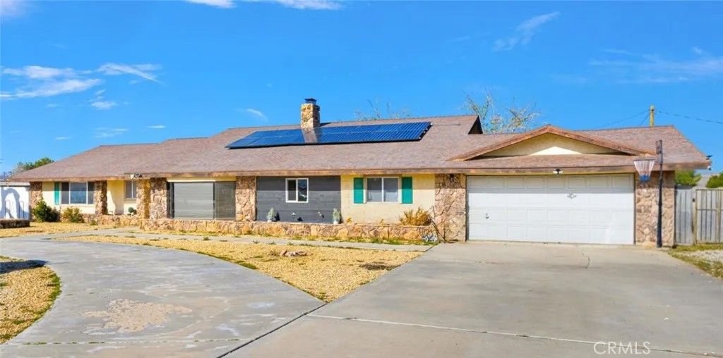 Photo of 14010 Jicarilla Rd, Apple Valley, CA 92307 (MLS # IV26006220)