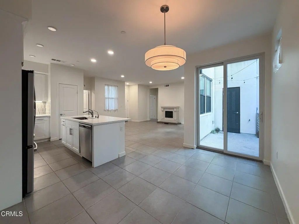 Photo of 1568 E Thompson Boulevard, Ventura, CA 93001 (MLS # V1-33849)