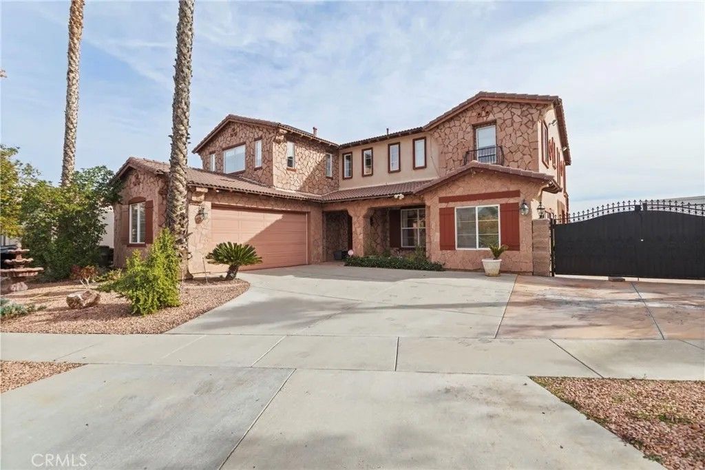 Photo of 3995 Holly Springs Drive, Corona, CA 92881 (MLS # IG25281092)