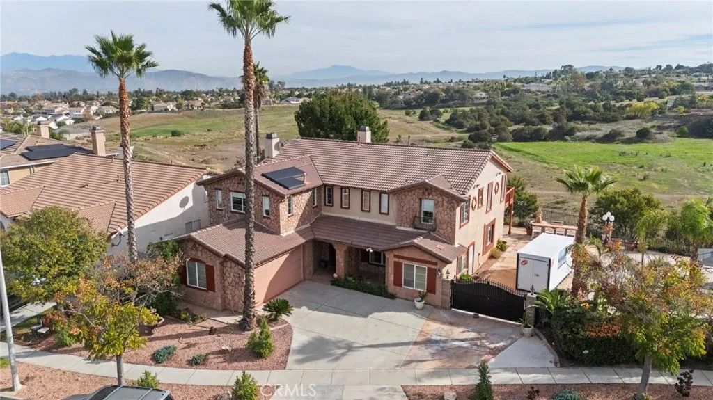 Photo of 3995 Holly Springs Drive, Corona, CA 92881 (MLS # IG25281092)