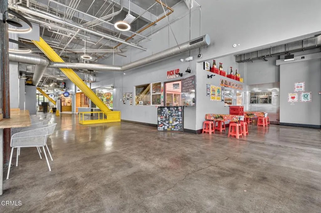 746 S Los Angeles Street 809