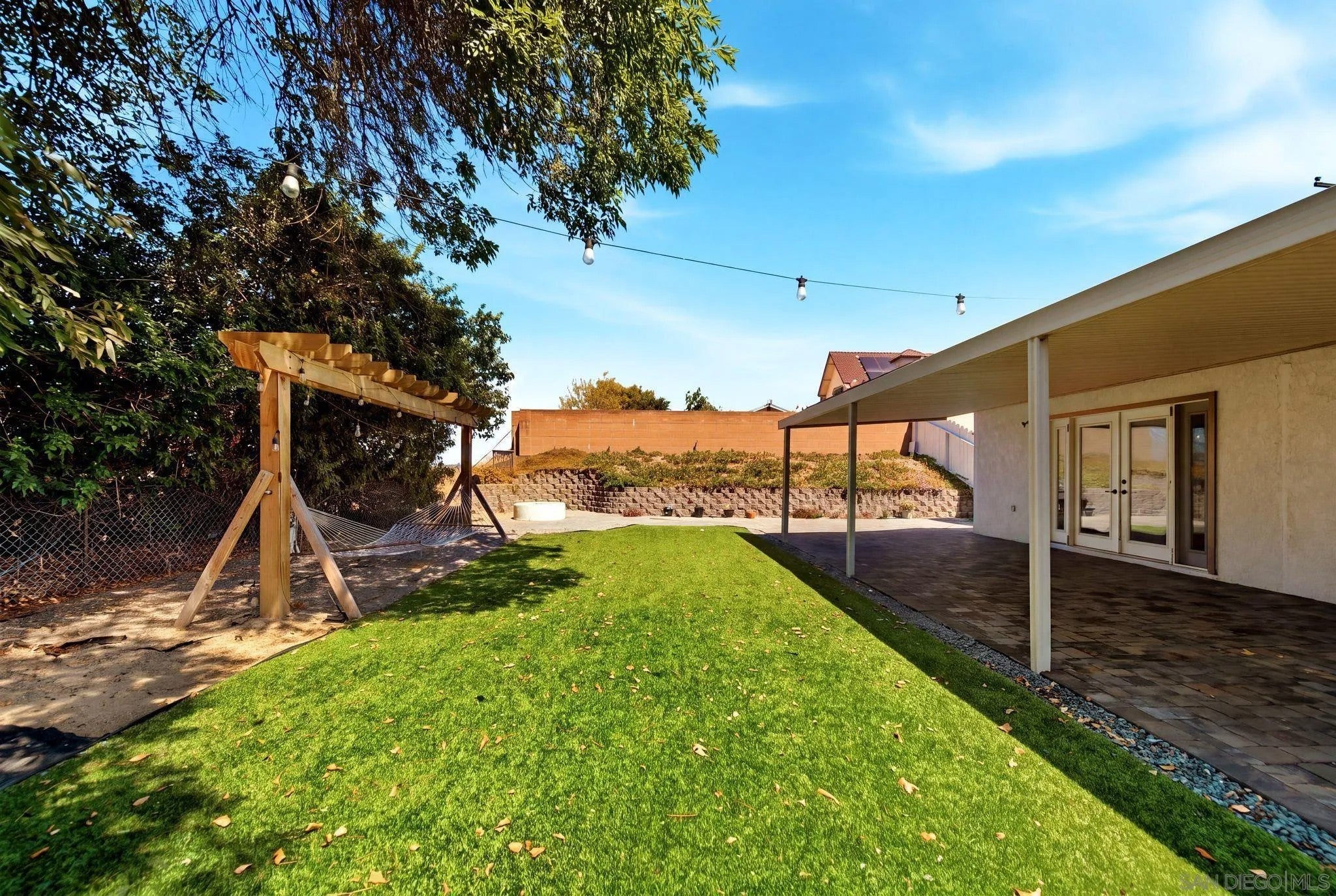206 Los Reyes Dr