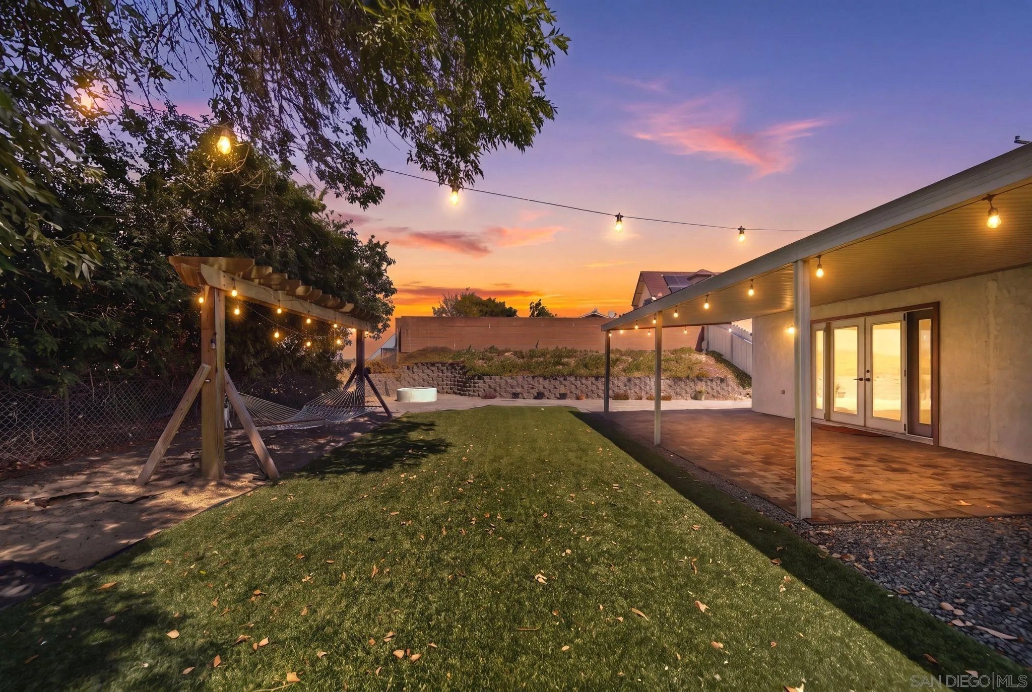 206 Los Reyes Dr