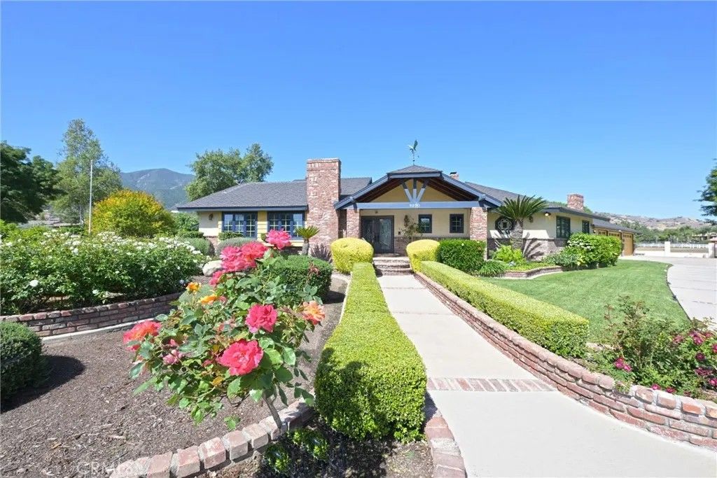 Photo of 9250 Beazley Ln, Corona, CA 92883 (MLS # SW26078078)