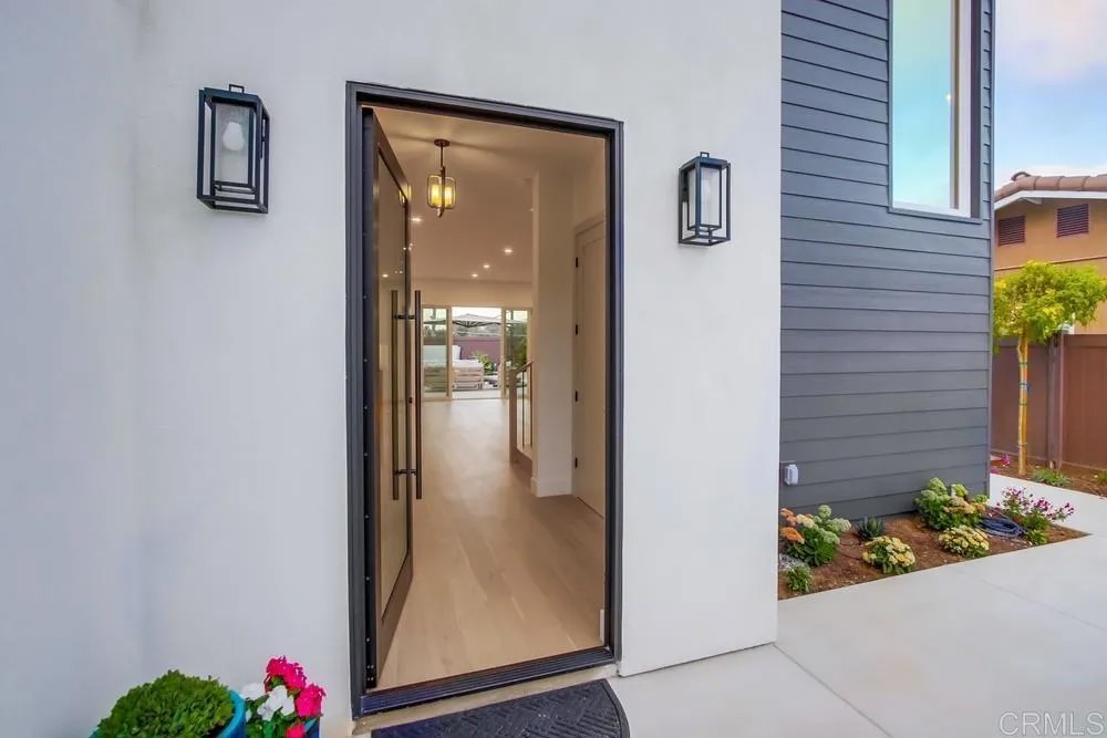 5380 Los Robles Drive 5