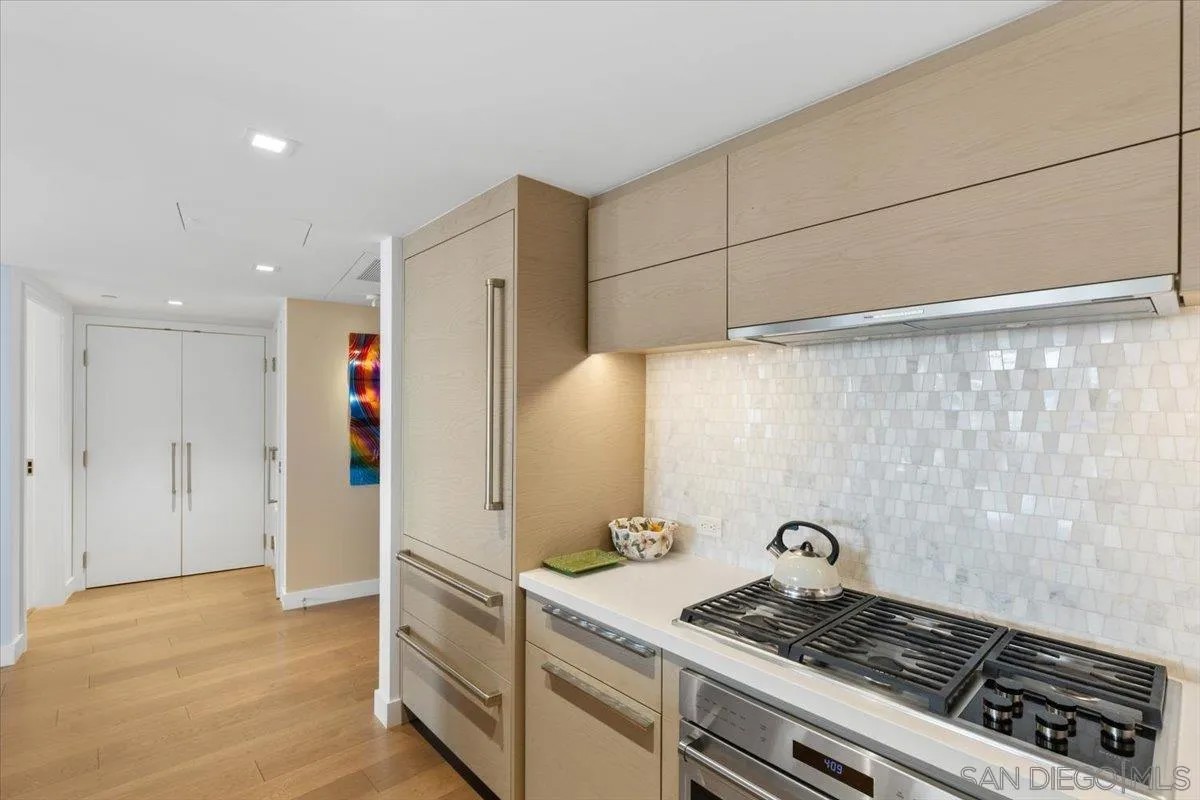 888 W E Street 307