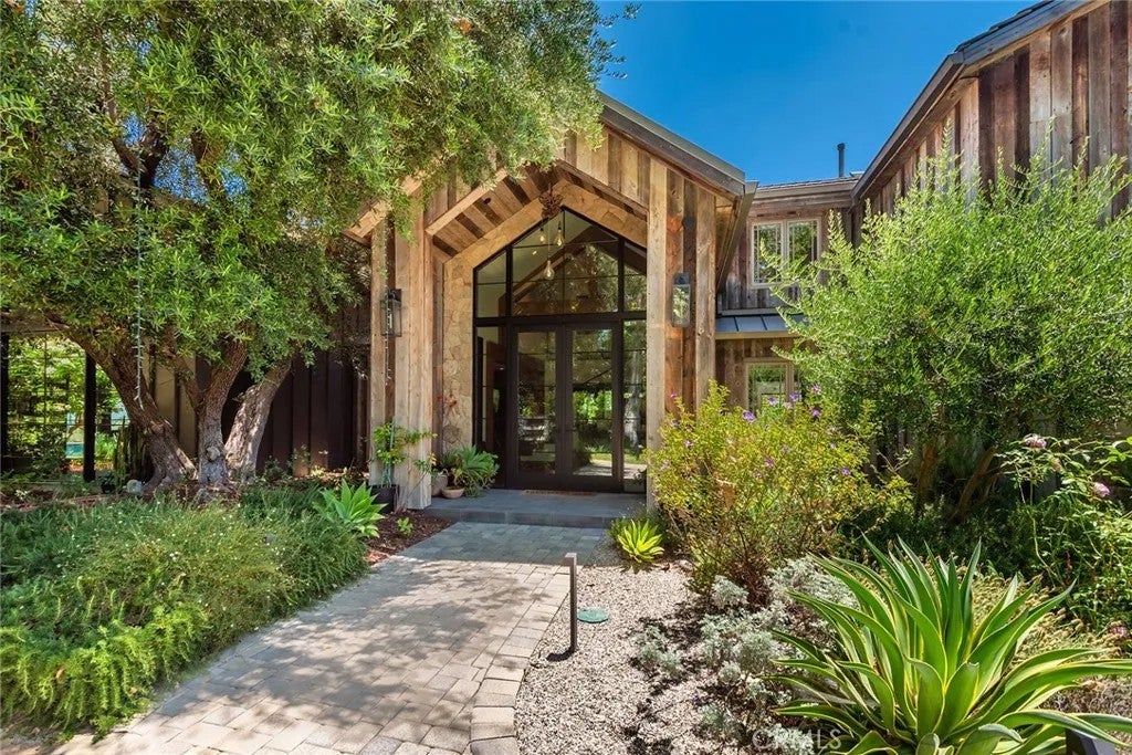 5207 SADDLE CREEK Road