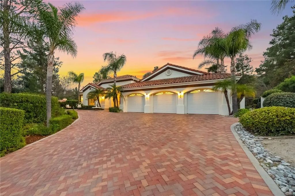 Photo of 22151 Serenade Ridge, Murrieta, CA 92562 (MLS # SW26075459)