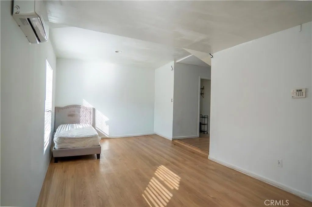 14841 Archwood