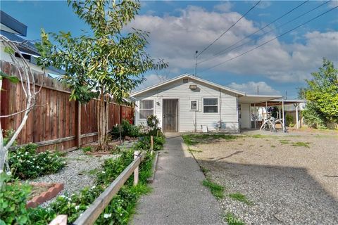 Photo of 14841 Archwood, Van Nuys, CA 91405 (MLS # SR26026433)