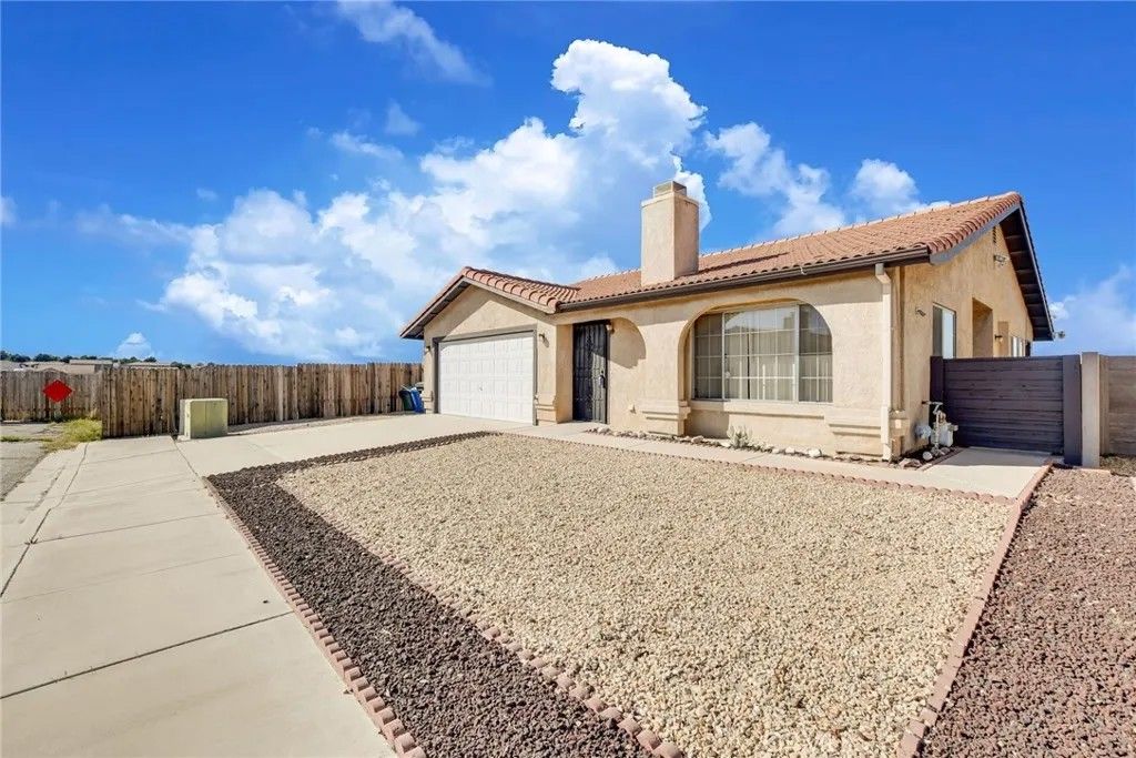 Photo of 15920 Foxwood Rd, Victorville, CA 92395 (MLS # OC26047060)