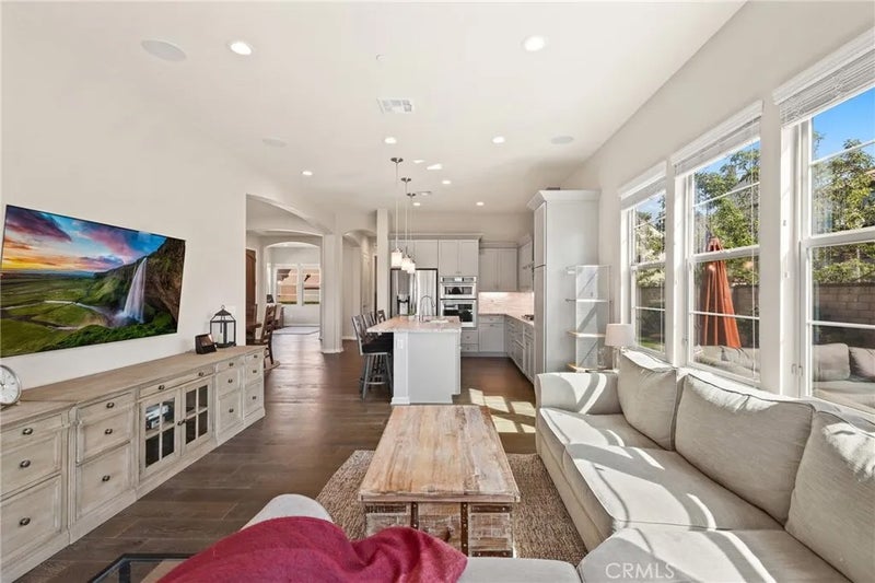 3317 Calle Del Sol
