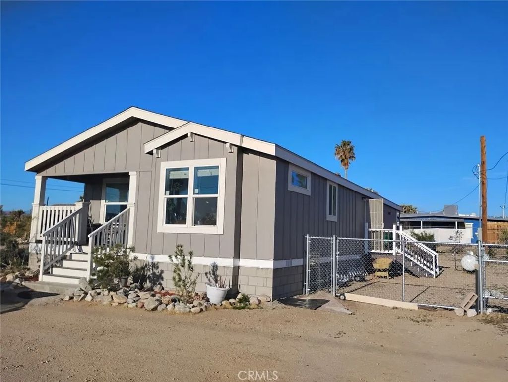 Photo of 59188 Forrest Drive, Yucca Valley, CA 92284 (MLS # TR26095349)