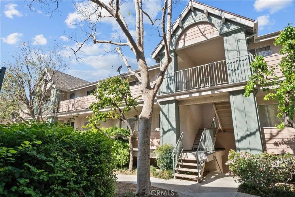 Photo of 13144 Bromont Ave, Sylmar, CA 91342 (MLS # SR26046759)