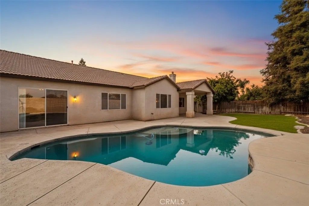 Photo of 9600 Lake Superior Drive, Bakersfield, CA 93312 (MLS # SR25242128)