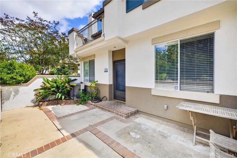 2329 Sunningdale