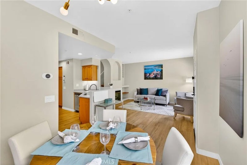 2329 Sunningdale
