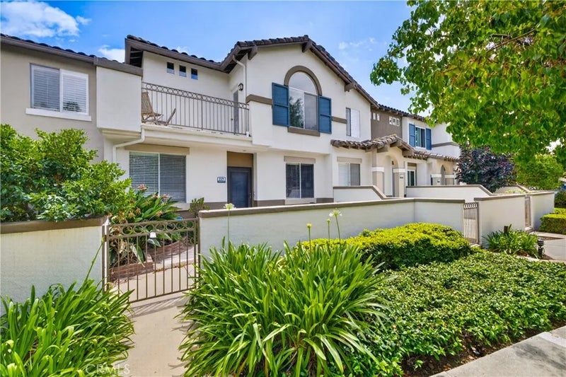 2329 Sunningdale