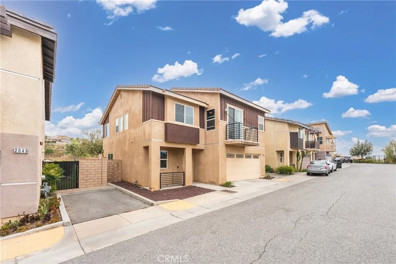 2055 N Colony