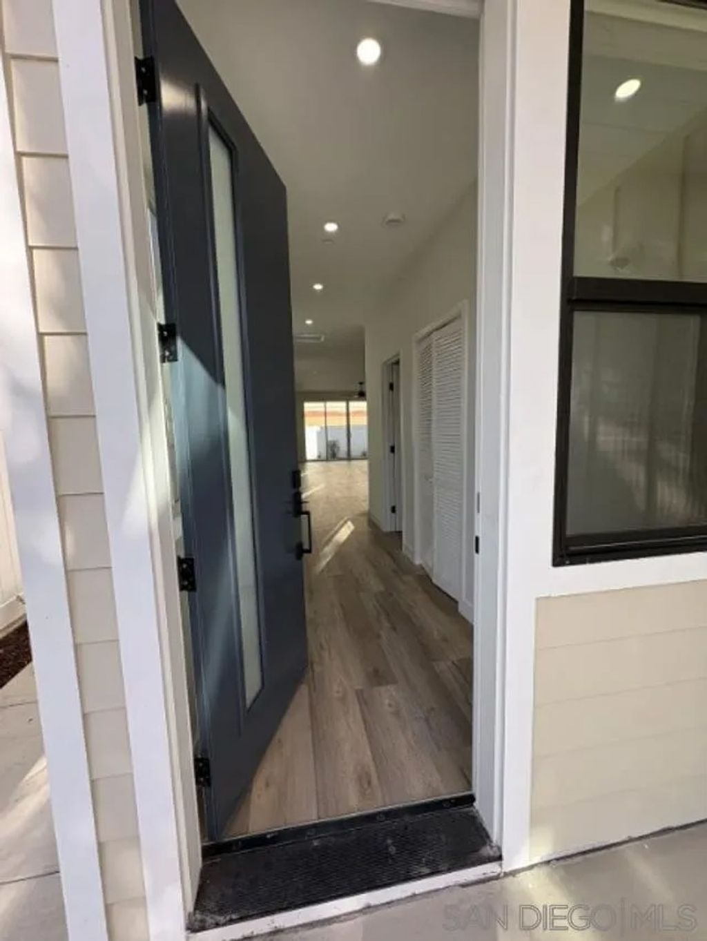 Photo of 258 Donax Ave, Imperial Beach, CA 91932 (MLS # 260006278)