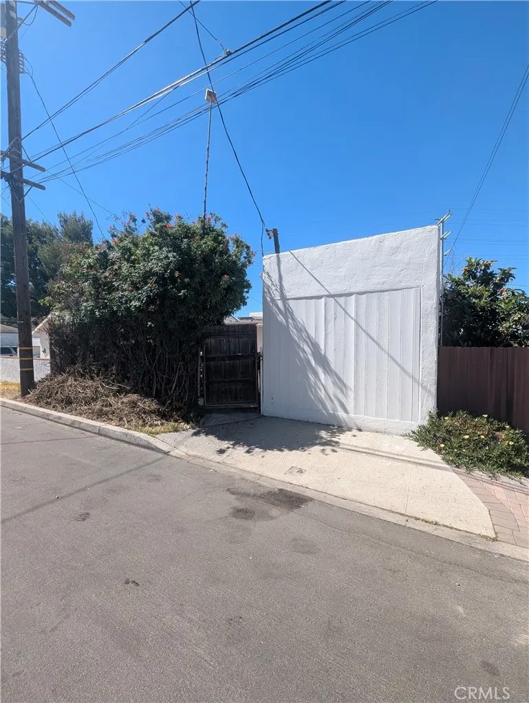 10370 Tujunga Cyn Blvd