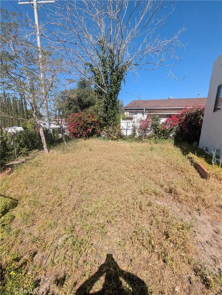 10370 Tujunga Cyn Blvd
