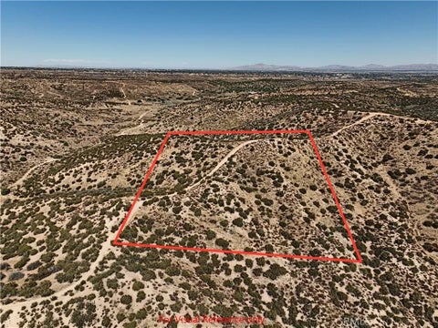 Photo of 757 Summit Valley (NEAR), Hesperia, CA 92345 (MLS # HD26213592)