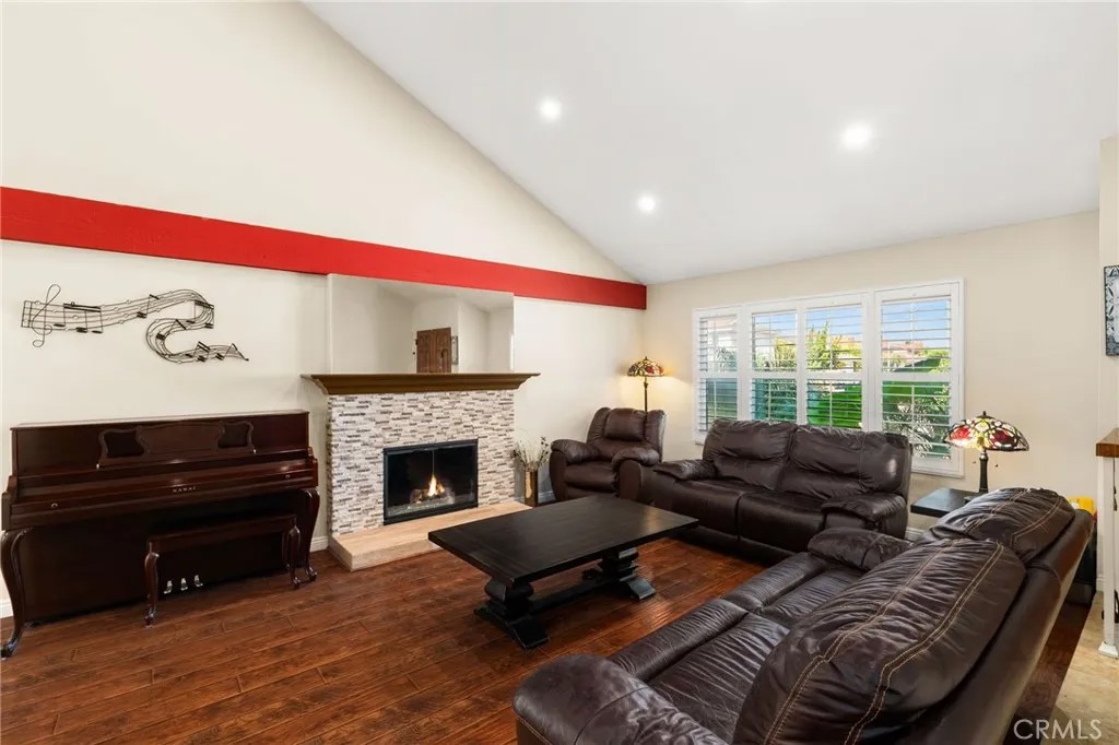 4922 El Rancho Verde