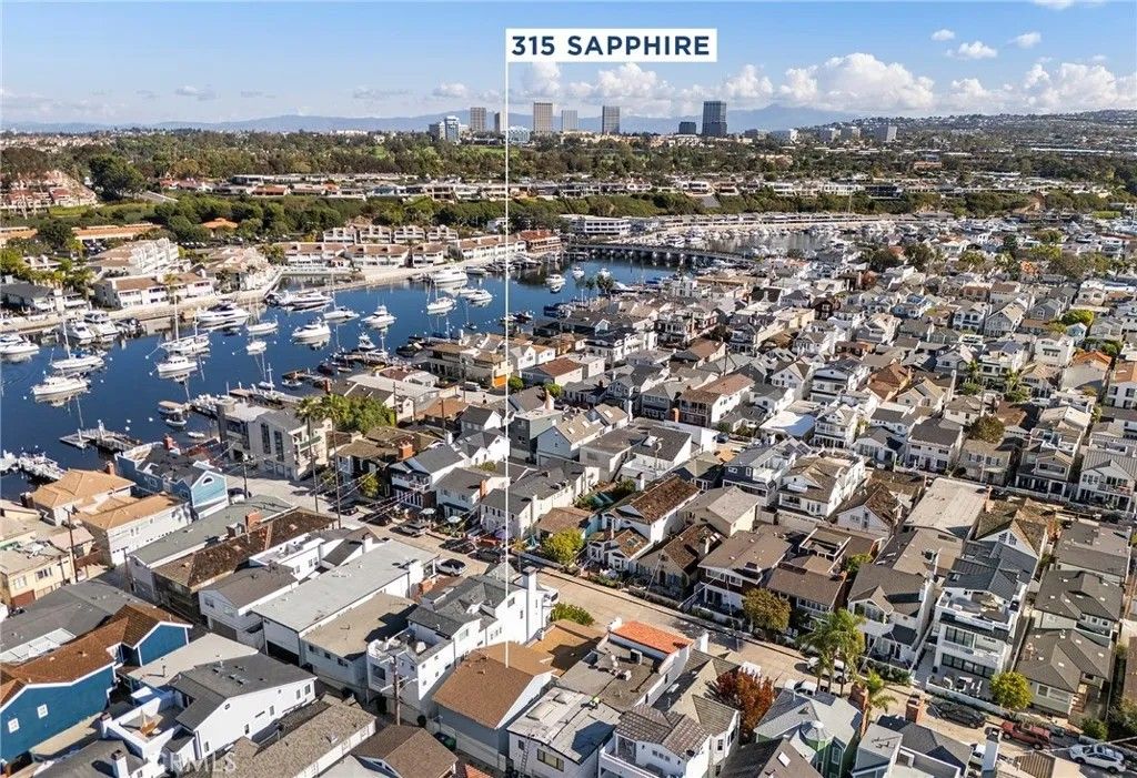 Photo of 315 Sapphire, Newport Beach, CA 92662 (MLS # NP25265096)