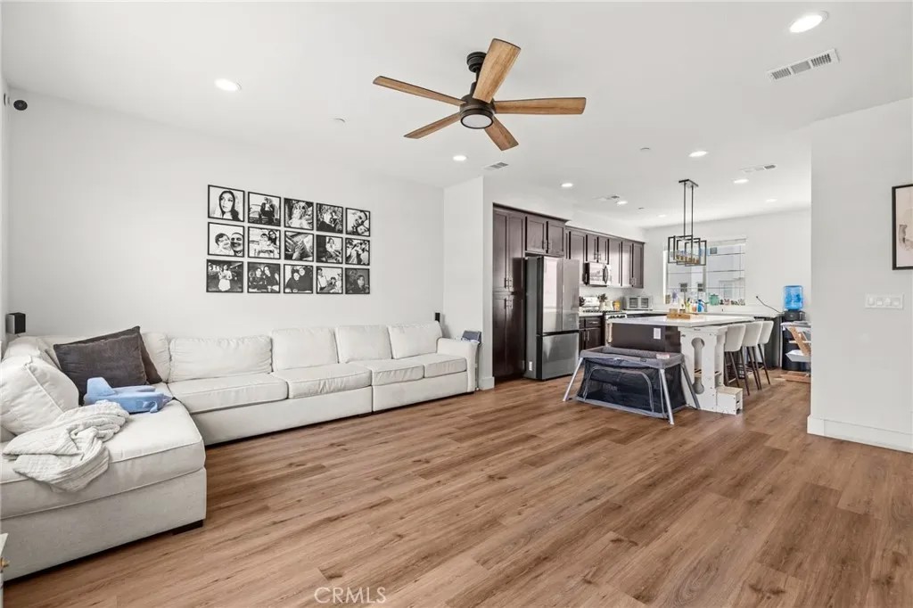 139 E Knox Dr