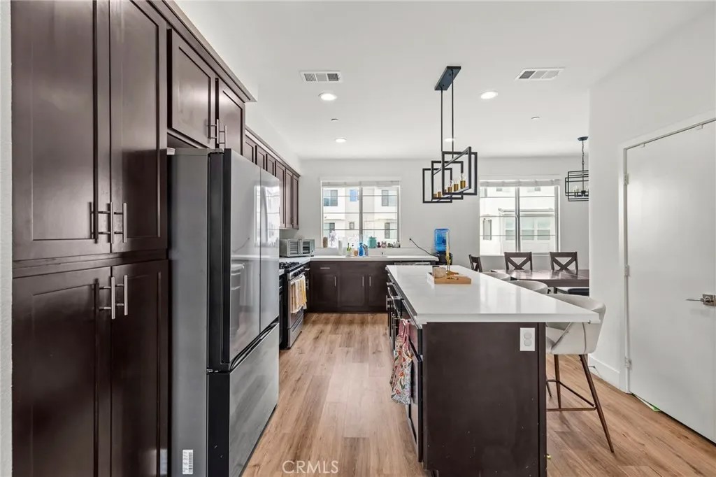 139 E Knox Dr
