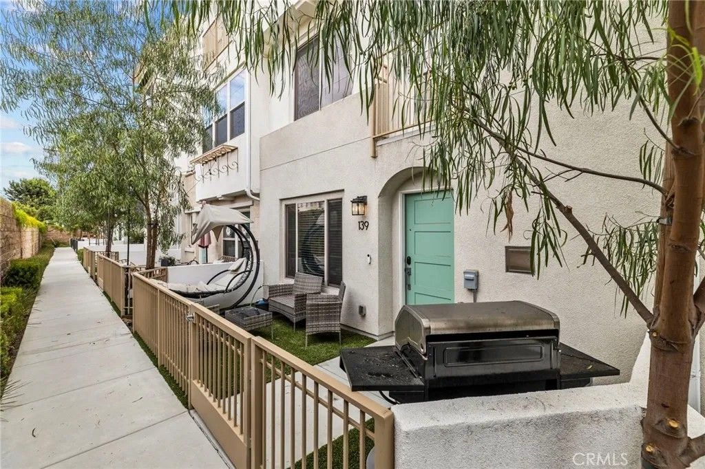 Photo of 139 E Knox Dr, La Habra, CA 90631 (MLS # SW26120376)
