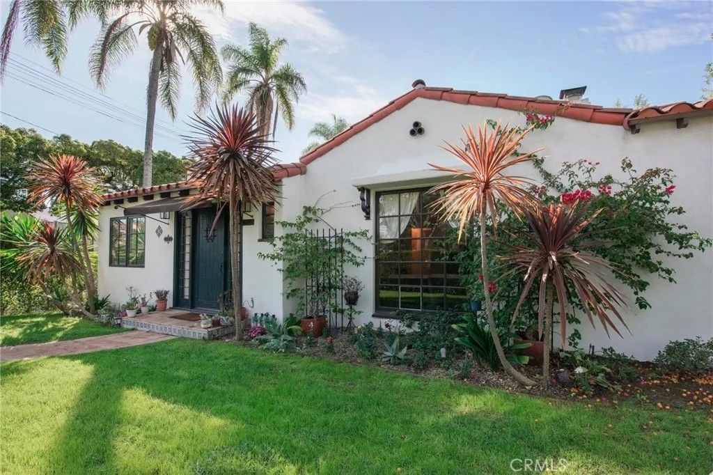 Photo for 6100 Alcott Street, Los Angeles, CA 90035 (MLS # SR25236194)