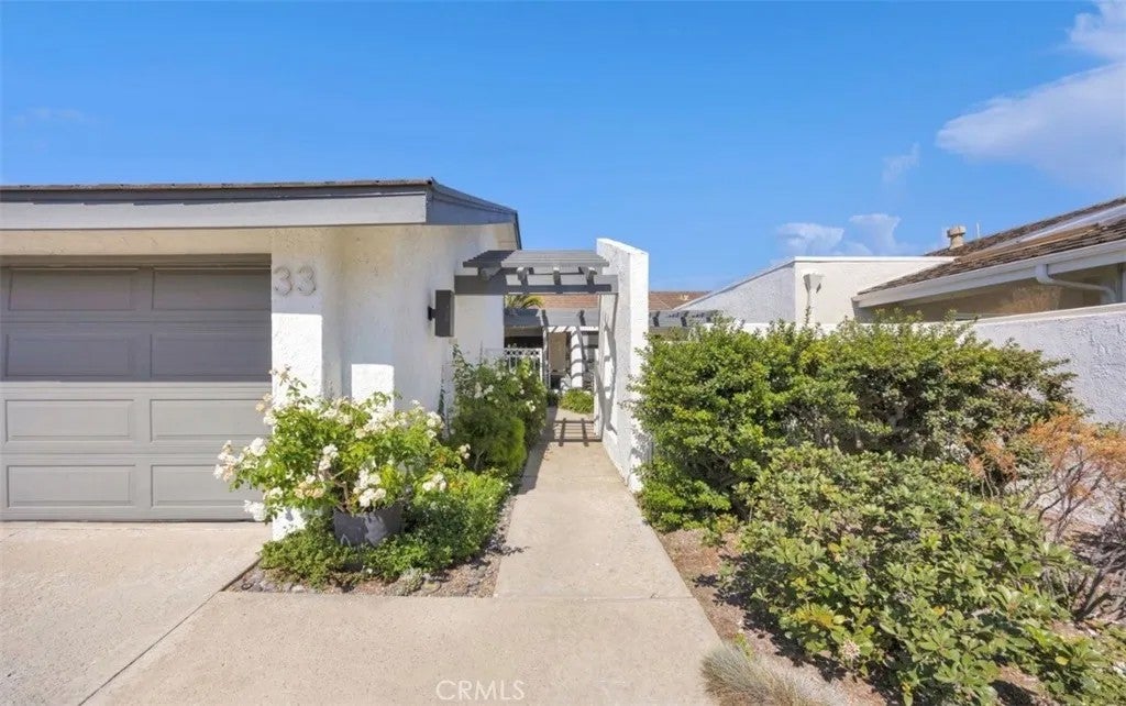 33 White Water Dr