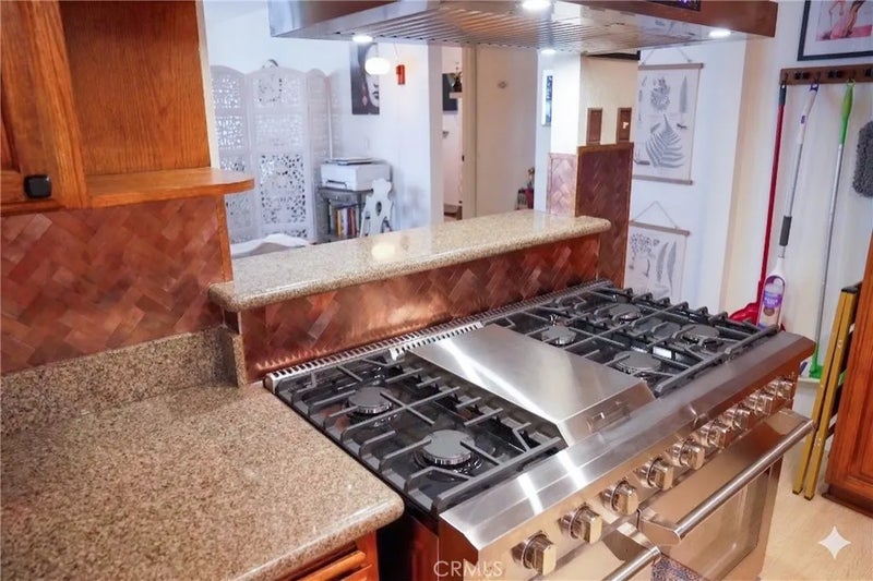 628 W 22nd