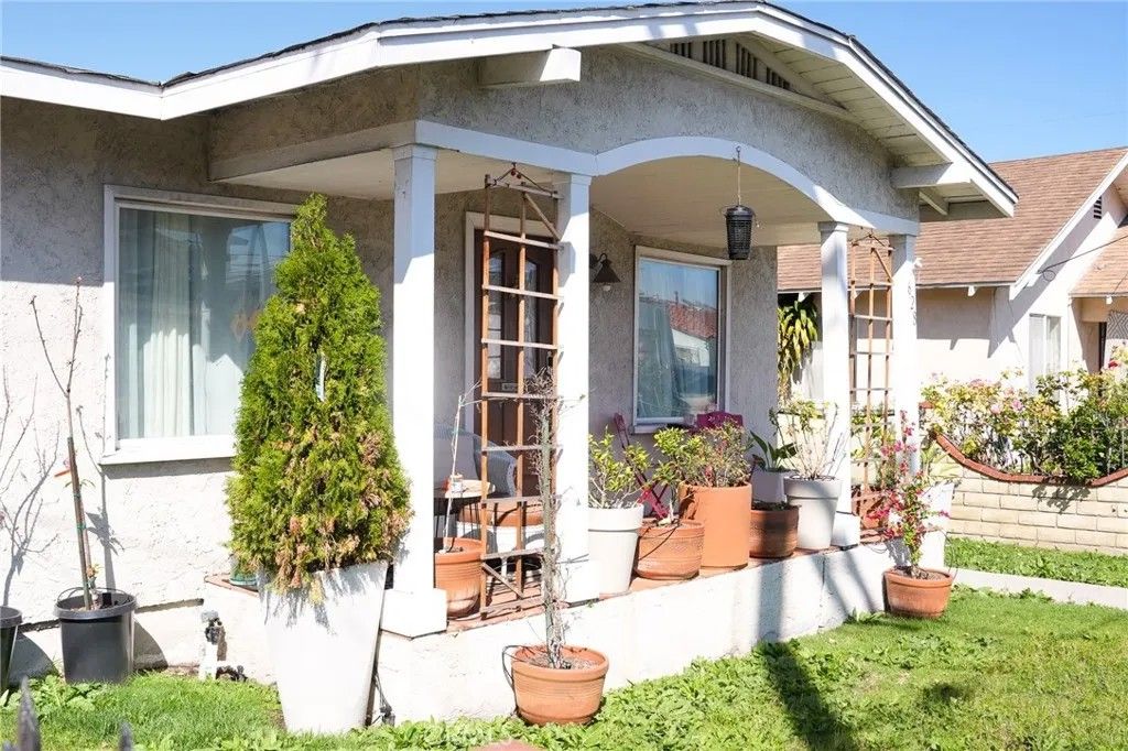 Photo of 628 W 22nd St, San Pedro, CA 90731 (MLS # SB26052642)