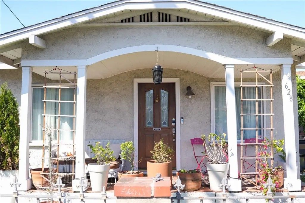 Photo of 628 W 22nd St, San Pedro, CA 90731 (MLS # SB26052642)