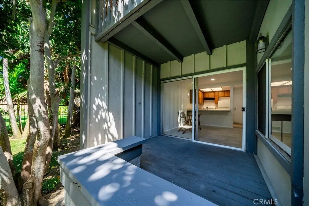 16932 Pacific Coast Highway 102