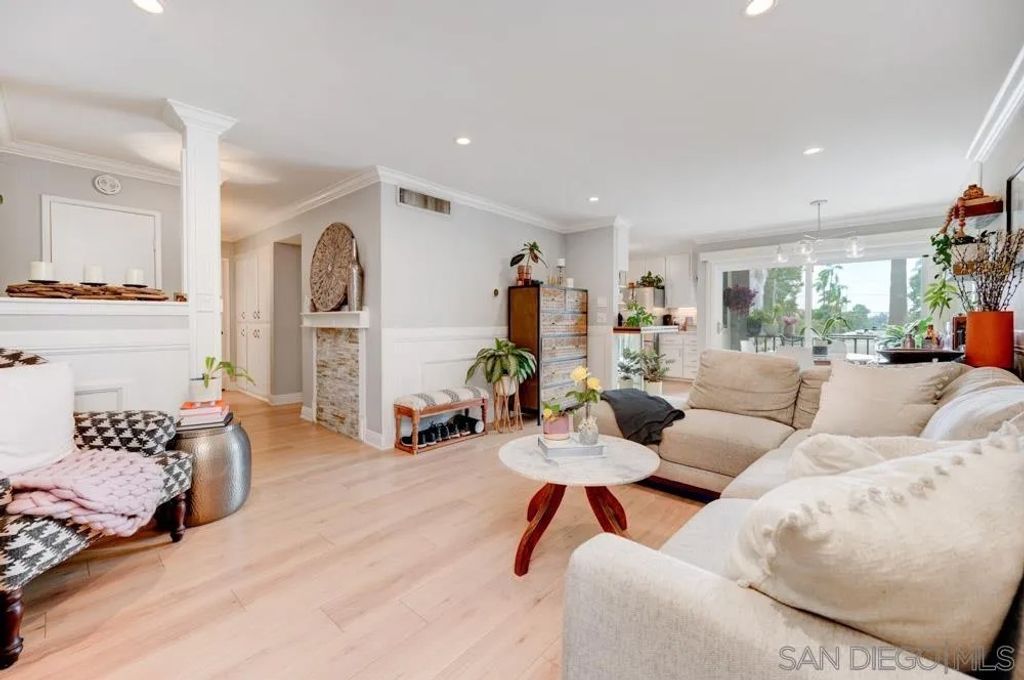 Photo of 140 Walnut Ave #2D, San Diego, CA 92103 (MLS # 250045908)