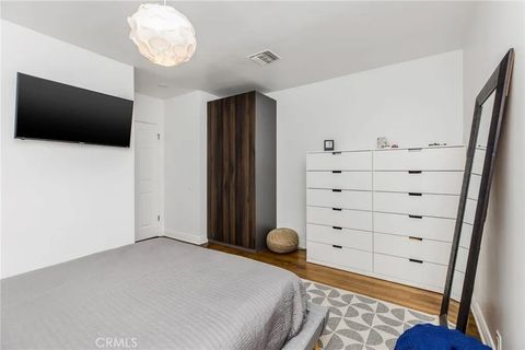 Tiny photo for 5530 Carpenter, Valley Village, CA 91607 (MLS # SR25251981)