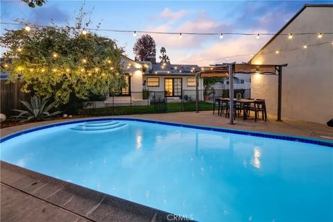 Tiny photo for 5530 Carpenter, Valley Village, CA 91607 (MLS # SR25251981)