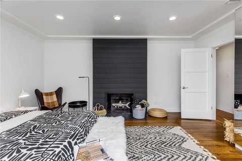 Tiny photo for 5530 Carpenter, Valley Village, CA 91607 (MLS # SR25251981)