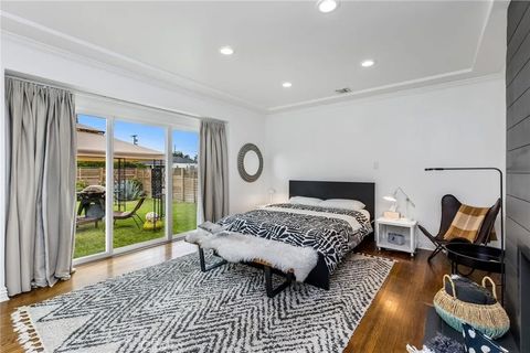 Tiny photo for 5530 Carpenter, Valley Village, CA 91607 (MLS # SR25251981)