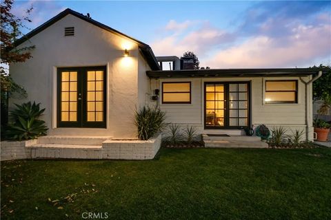 Tiny photo for 5530 Carpenter, Valley Village, CA 91607 (MLS # SR25251981)