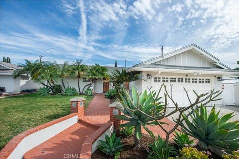 Photo of 24062 Gemwood Drive, Lake Forest, CA 92630 (MLS # SR26038608)