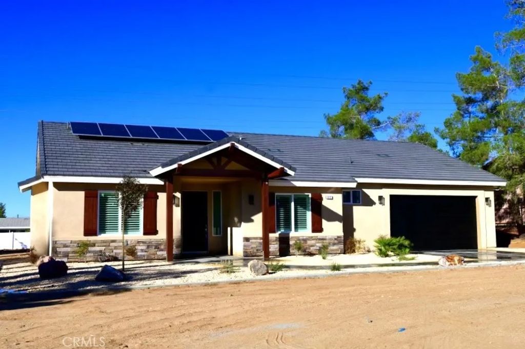 Photo for 15466 Lone Eagle Avenue, Victorville, CA 92395 (MLS # HD25247346)