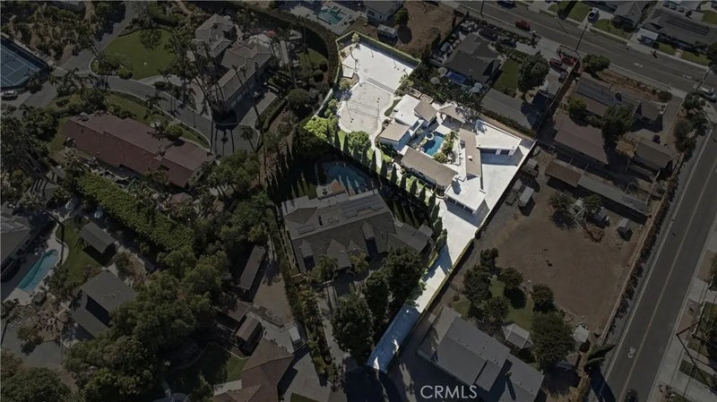 5565 Mountain View Place