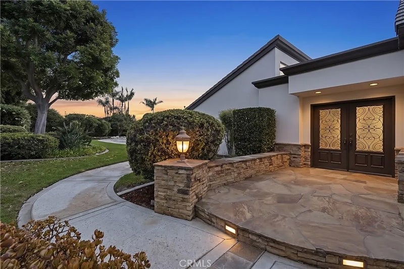 5565 Mountain View Place